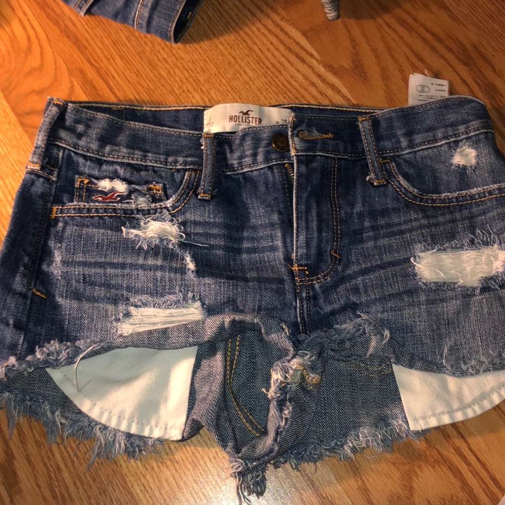 HOLLISTER JEAN SHORTS